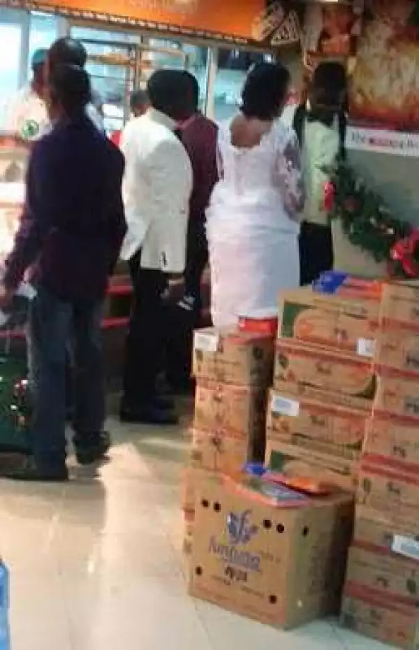 Newly weds, still in their wedding outfits, spotted at Spar, VI (photos)